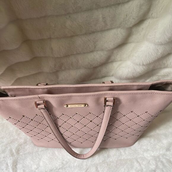 Michael Kors  Carry all tote leather Blossom Pink perforated gold tone laid over - Picture 7 of 16